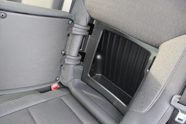 Photo of 2025 Summit White GMC Sierra 1500