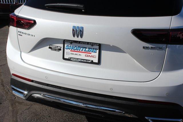 Photo of 2025 White Frost Buick Envision