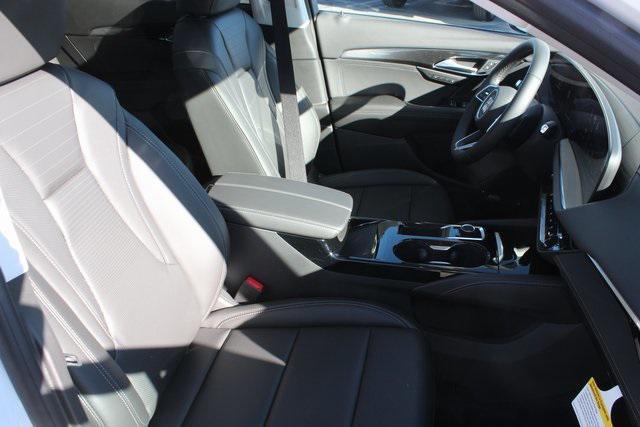 Photo of 2025 White Frost Buick Envision