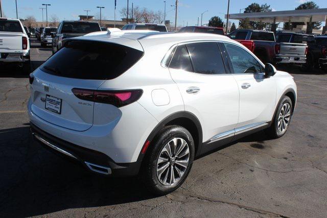 Photo of 2025 White Frost Buick Envision