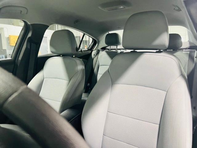Photo of 2019 Silver Ice Metallic Chevrolet Cruze