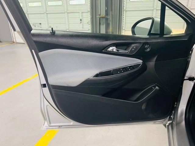 Photo of 2019 Silver Ice Metallic Chevrolet Cruze