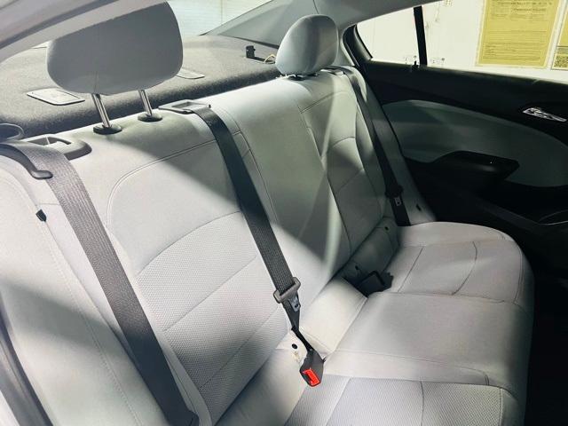Photo of 2019 Silver Ice Metallic Chevrolet Cruze