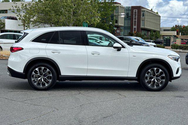 Photo of 2025 Polar White Mercedes-Benz GLC 350e