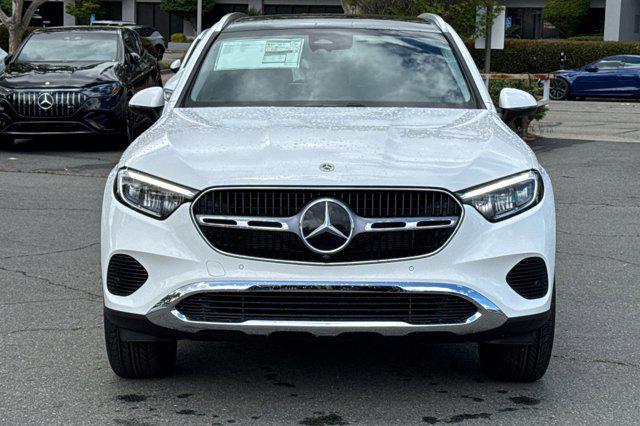 Photo of 2025 Polar White Mercedes-Benz GLC 350e