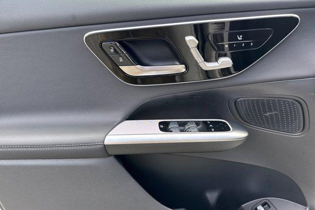 Photo of 2025 Polar White Mercedes-Benz GLC 350e
