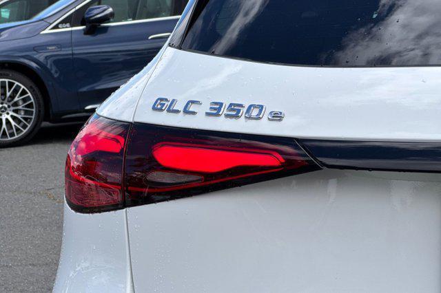 Photo of 2025 Polar White Mercedes-Benz GLC 350e