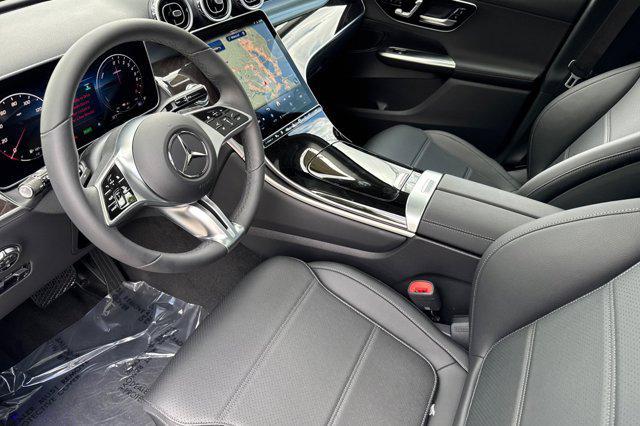 Photo of 2025 Polar White Mercedes-Benz GLC 350e