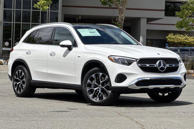Photo of 2025 Polar White Mercedes-Benz GLC 350e