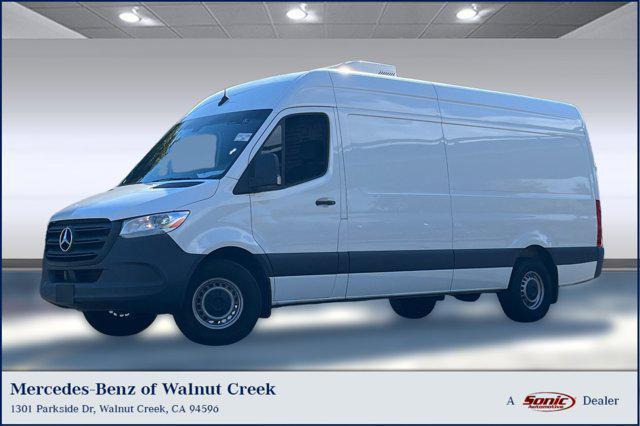 Photo of 2023 White Mercedes-Benz Sprinter 2500