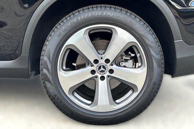 Photo of 2019 Black Mercedes-Benz GLC 300