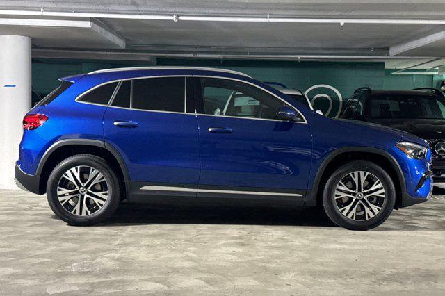 Photo of 2025 Starling Blue Metallic Mercedes-Benz GLA 250