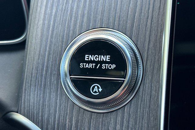 Photo of 2025 Polar White Mercedes-Benz GLC 300