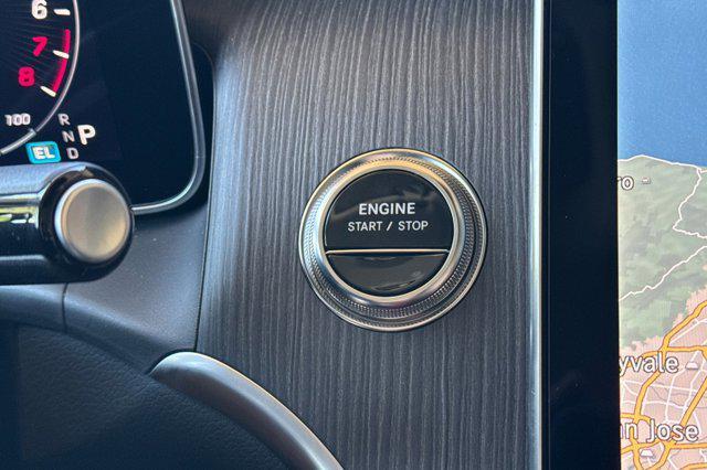 Photo of 2025 MANUFAKTUR Graphite Grey Magno Mercedes-Benz GLC 350e