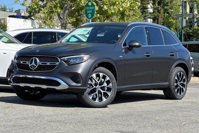 Photo of 2025 MANUFAKTUR Graphite Grey Magno Mercedes-Benz GLC 350e