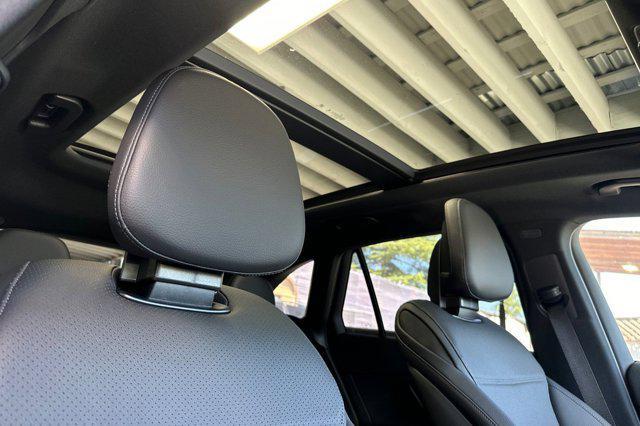 Photo of 2025 Polar White Mercedes-Benz GLC 350e