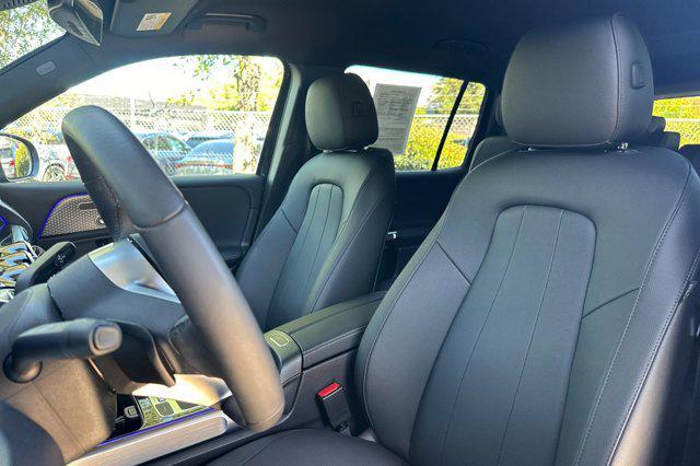 Photo of 2025 Night Black Mercedes-Benz EQB 250