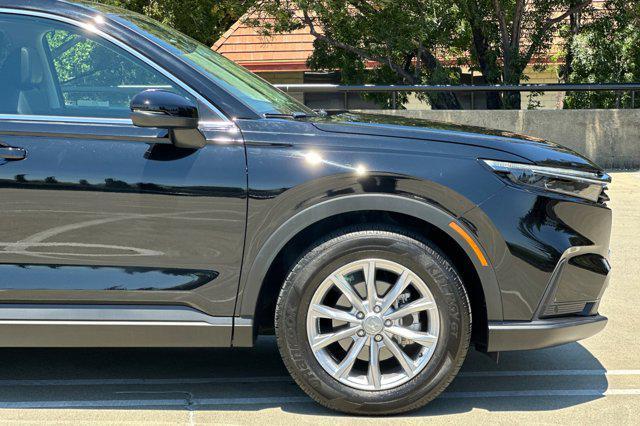 Photo of 2023 Crystal Black Pearl Honda CR-V