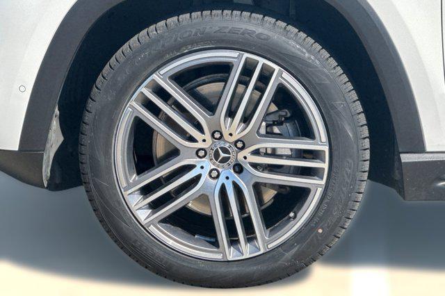 Photo of 2021 White Mercedes-Benz GLS 450