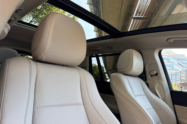 Photo of 2021 White Mercedes-Benz GLS 450