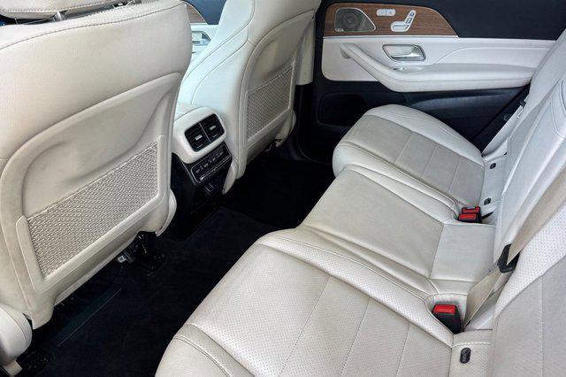 Photo of 2021 White Mercedes-Benz GLS 450