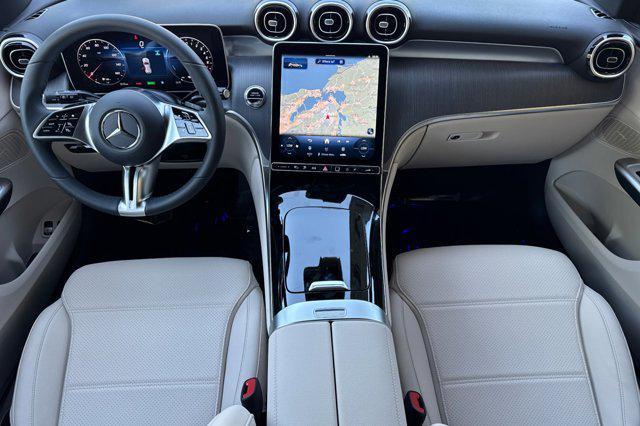 Photo of 2025 Polar White Mercedes-Benz GLC 350e
