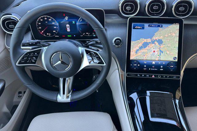 Photo of 2025 Polar White Mercedes-Benz GLC 350e