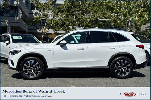 Photo of 2025 Polar White Mercedes-Benz GLC 350e