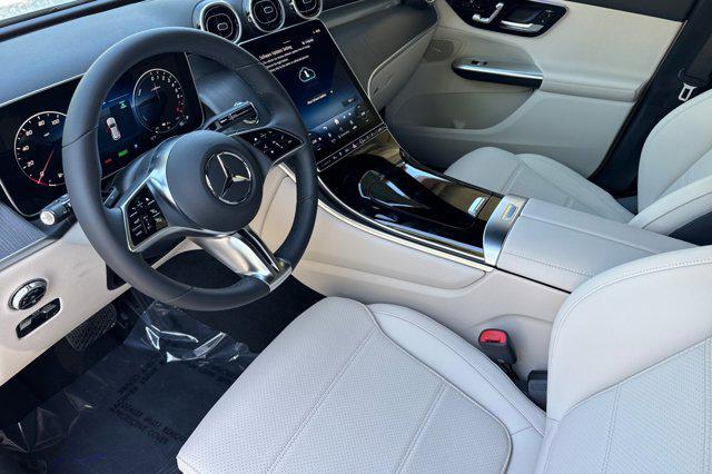 Photo of 2025 Polar White Mercedes-Benz GLC 350e