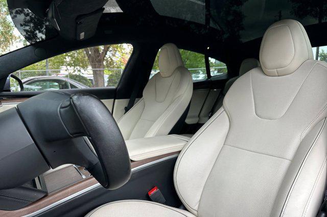 Photo of 2021 Gray Tesla Model S