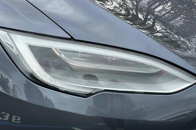 Photo of 2021 Gray Tesla Model S