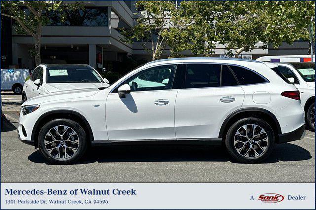 Photo of 2025 Polar White Mercedes-Benz GLC 350e