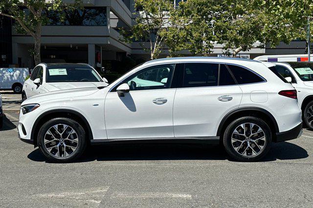 Photo of 2025 Polar White Mercedes-Benz GLC 350e