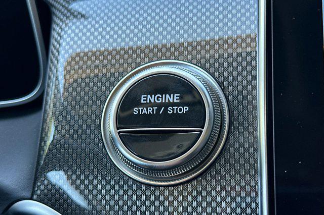 Photo of 2025 Polar White Mercedes-Benz GLC 350e