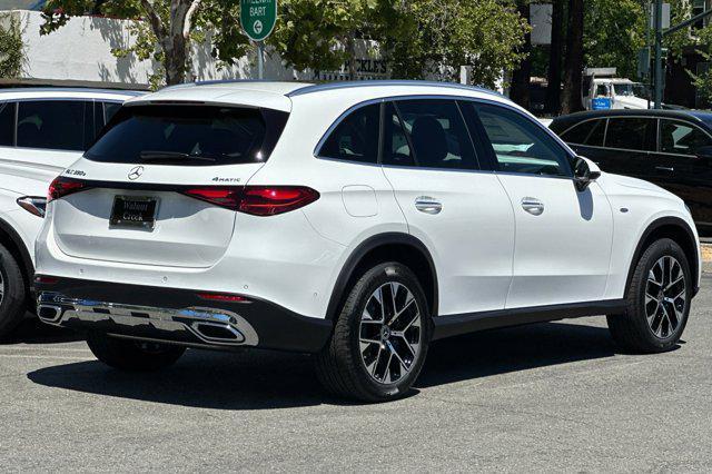 Photo of 2025 Polar White Mercedes-Benz GLC 350e