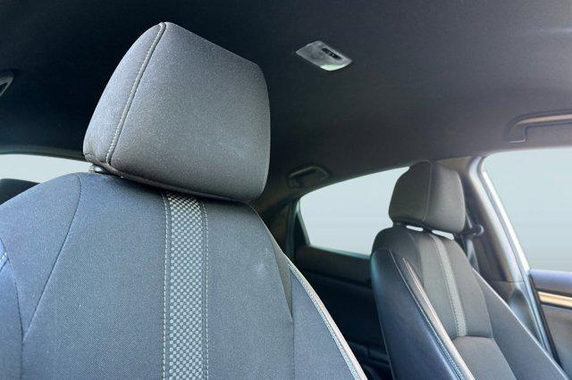 Photo of 2021 Lunar Silver Metallic Honda Civic