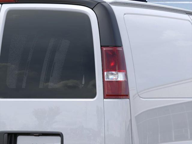 Photo of 2025 Summit White GMC Savana 2500