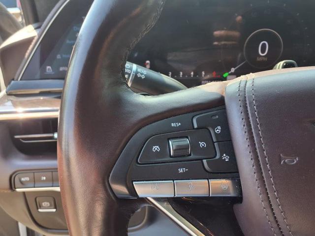 Photo of 2022 Crystal White Tricoat Cadillac Escalade