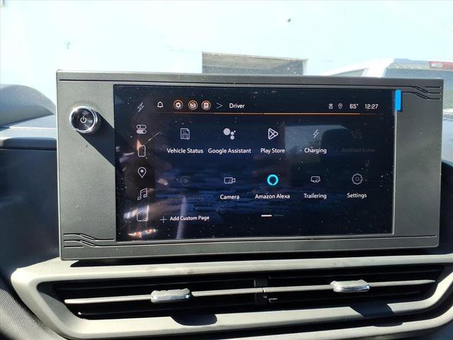 Photo of 2024 Summit White Chevrolet Silverado EV