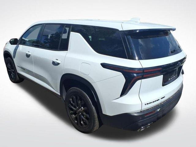 Photo of 2024 Summit White Chevrolet Traverse