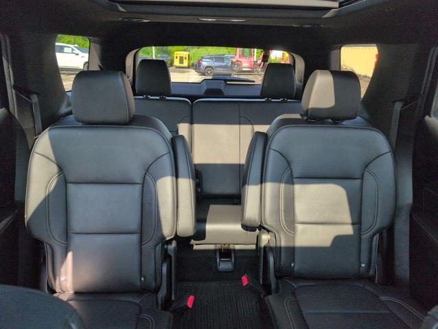 Photo of 2022 Silver Sage Metallic Chevrolet Traverse