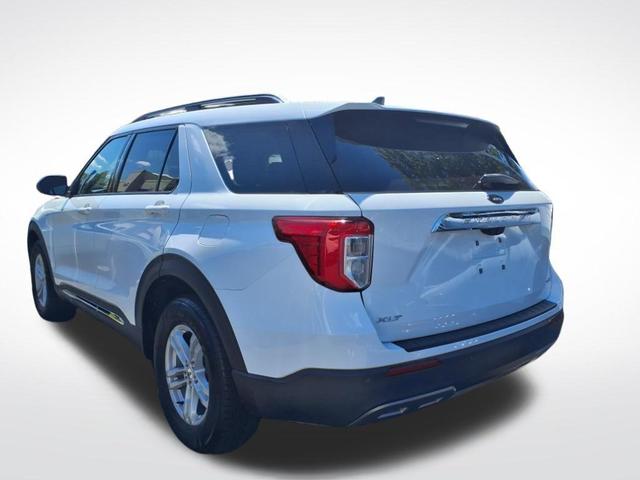 Photo of 2021 Oxford White Ford Explorer