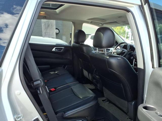 Photo of 2019 Brilliant Silver Metallic Nissan Pathfinder