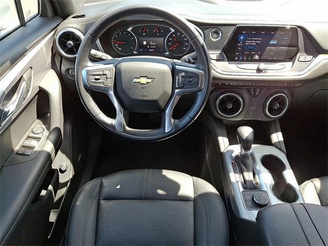 Photo of 2022 Silver Ice Metallic Chevrolet Blazer