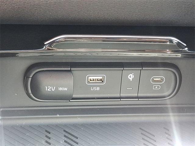 Photo of 2025 Gravity Gray Kia Sportage Hybrid