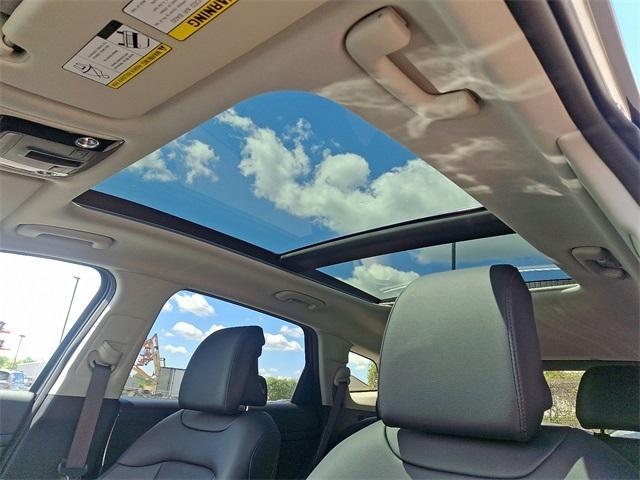 Photo of 2025 Gravity Gray Kia Sportage Hybrid