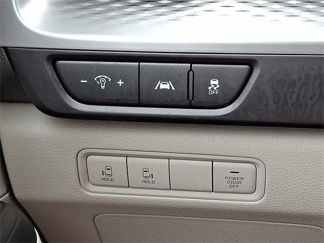 Photo of 2024 Flare Red Kia Carnival
