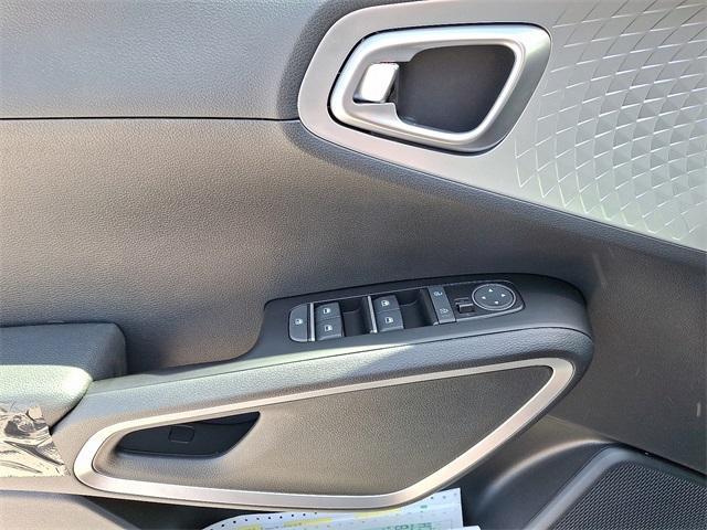 Photo of 2025 Gravity Gray Kia Soul