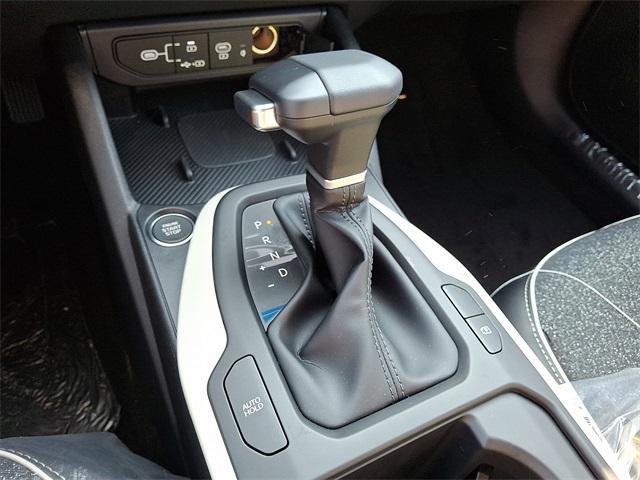 Photo of 2025 Snow White Pearl Kia K4