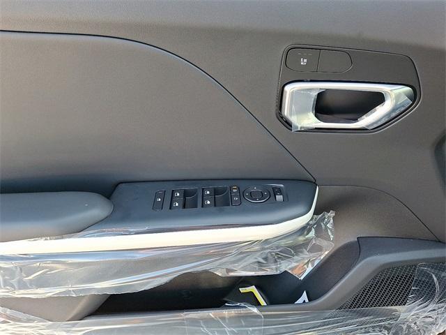 Photo of 2025 Snow White Pearl Kia K4